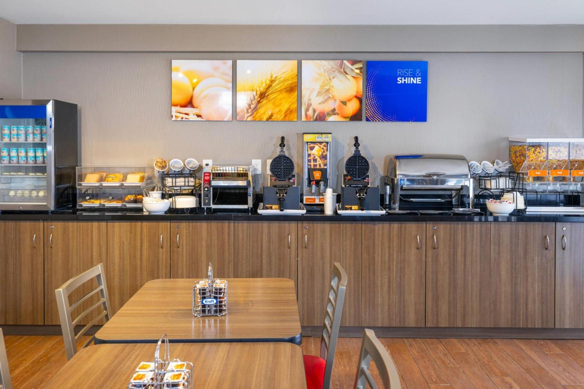 Comfort Inn Orillia Zewnętrze zdjęcie